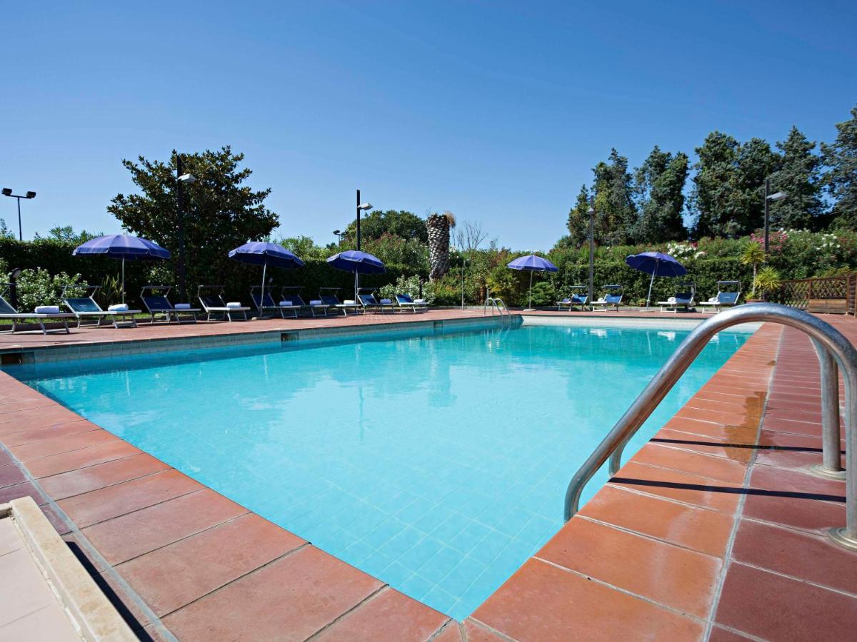 Novotel Caserta Sud Экстерьер фото