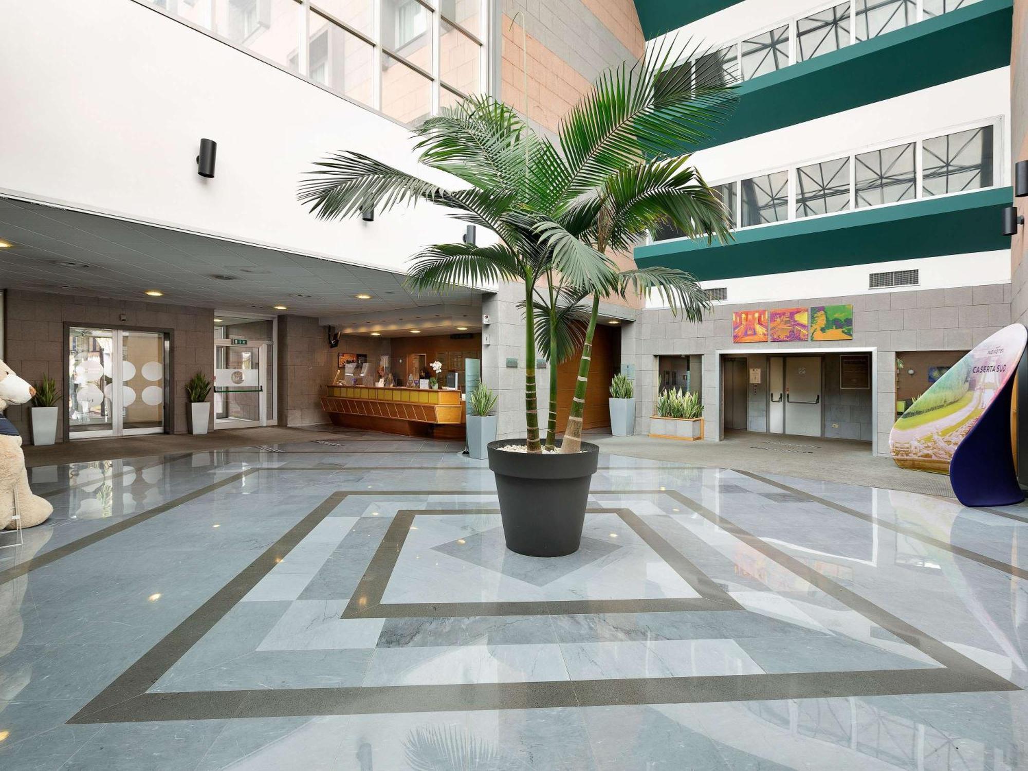Novotel Caserta Sud Экстерьер фото