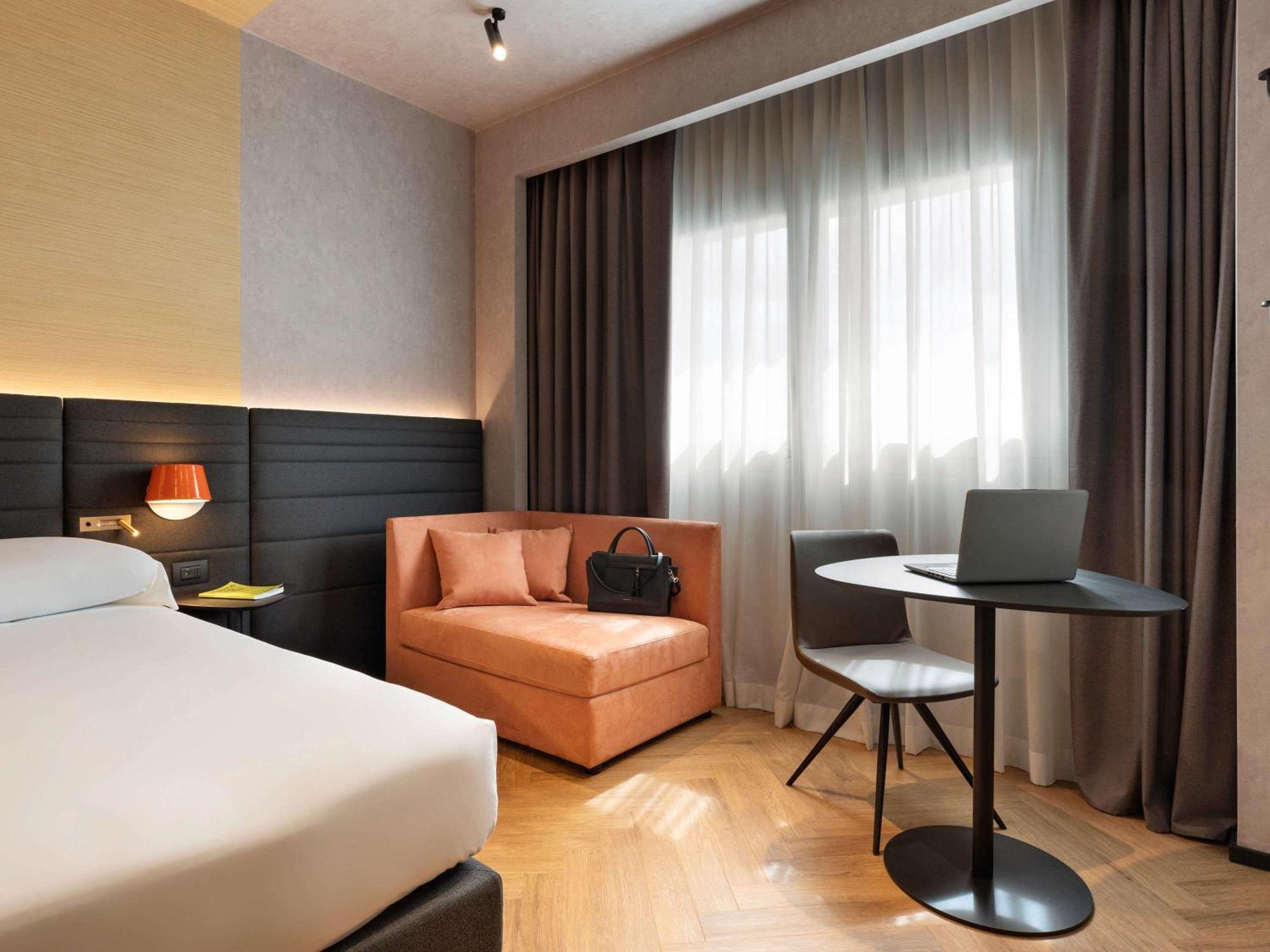 Novotel Caserta Sud Экстерьер фото
