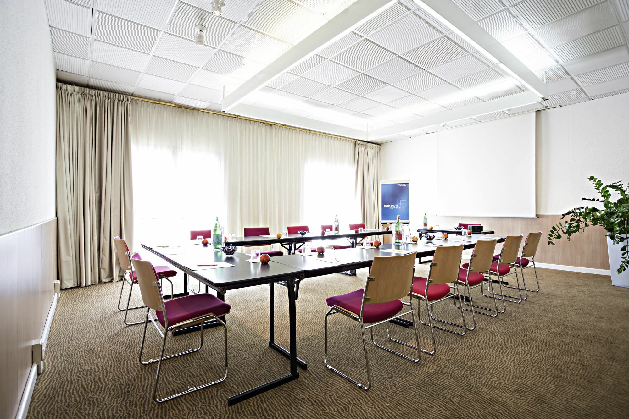 Novotel Caserta Sud Экстерьер фото