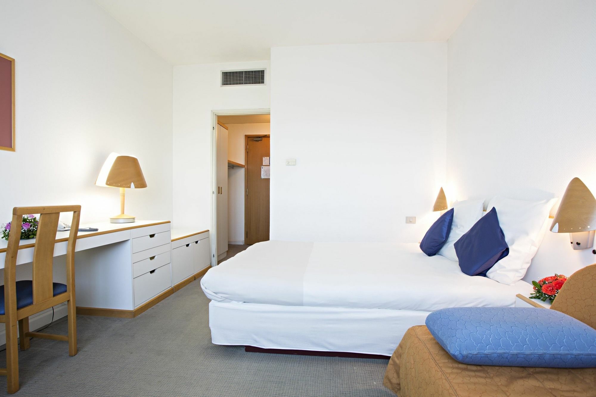 Novotel Caserta Sud Экстерьер фото